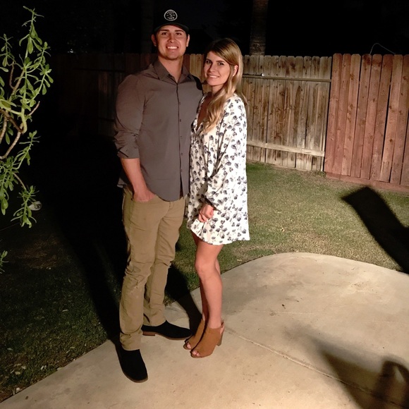 Meet your Posher, Aly ❤️ - Picture 4 of 6